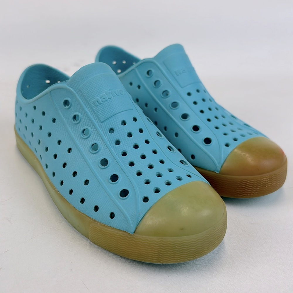 NATIVE Jefferson Light Blue Glow in the Dark Slipon Waterproof Size C13